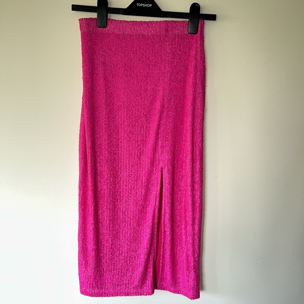 Topshop mini sequin, hot pink, pencil skirt with side slit size 2, EUC